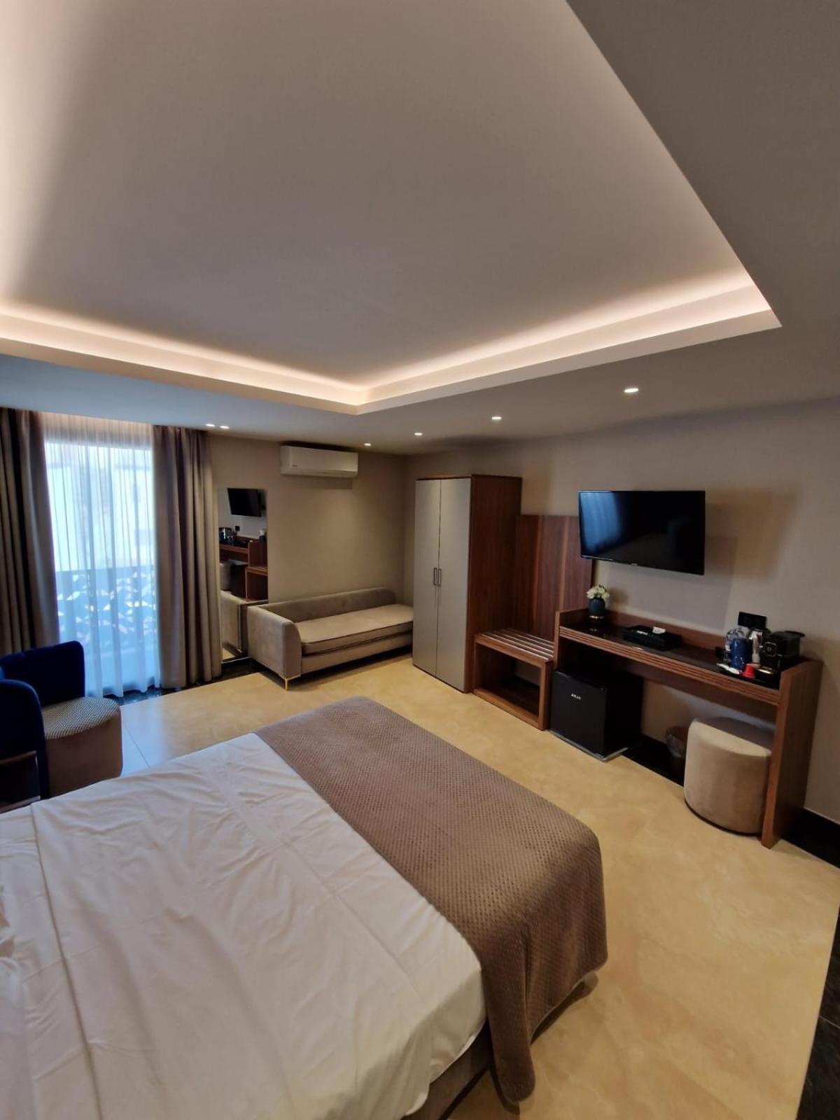 Beatus Suites And Rooms B&B Каникатти Экстерьер фото
